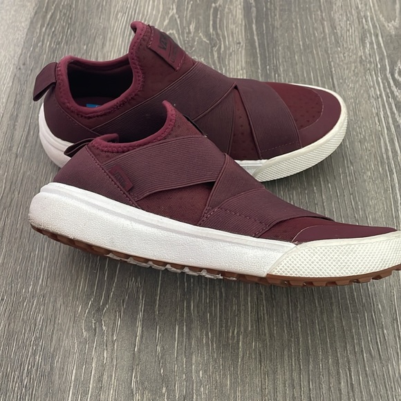 Vans maroon red shoes, no laces - Picture 2 of 6